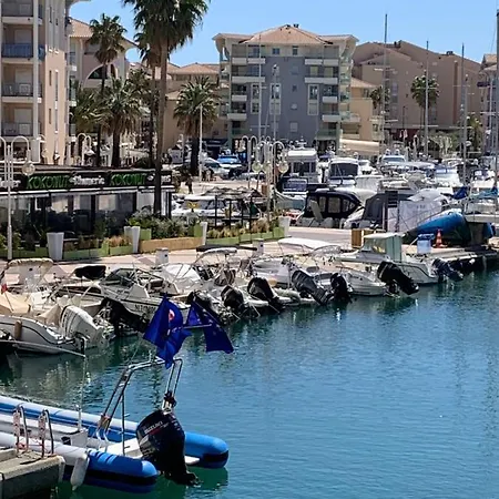 Rive Gauche - Marina - Port Apartment *